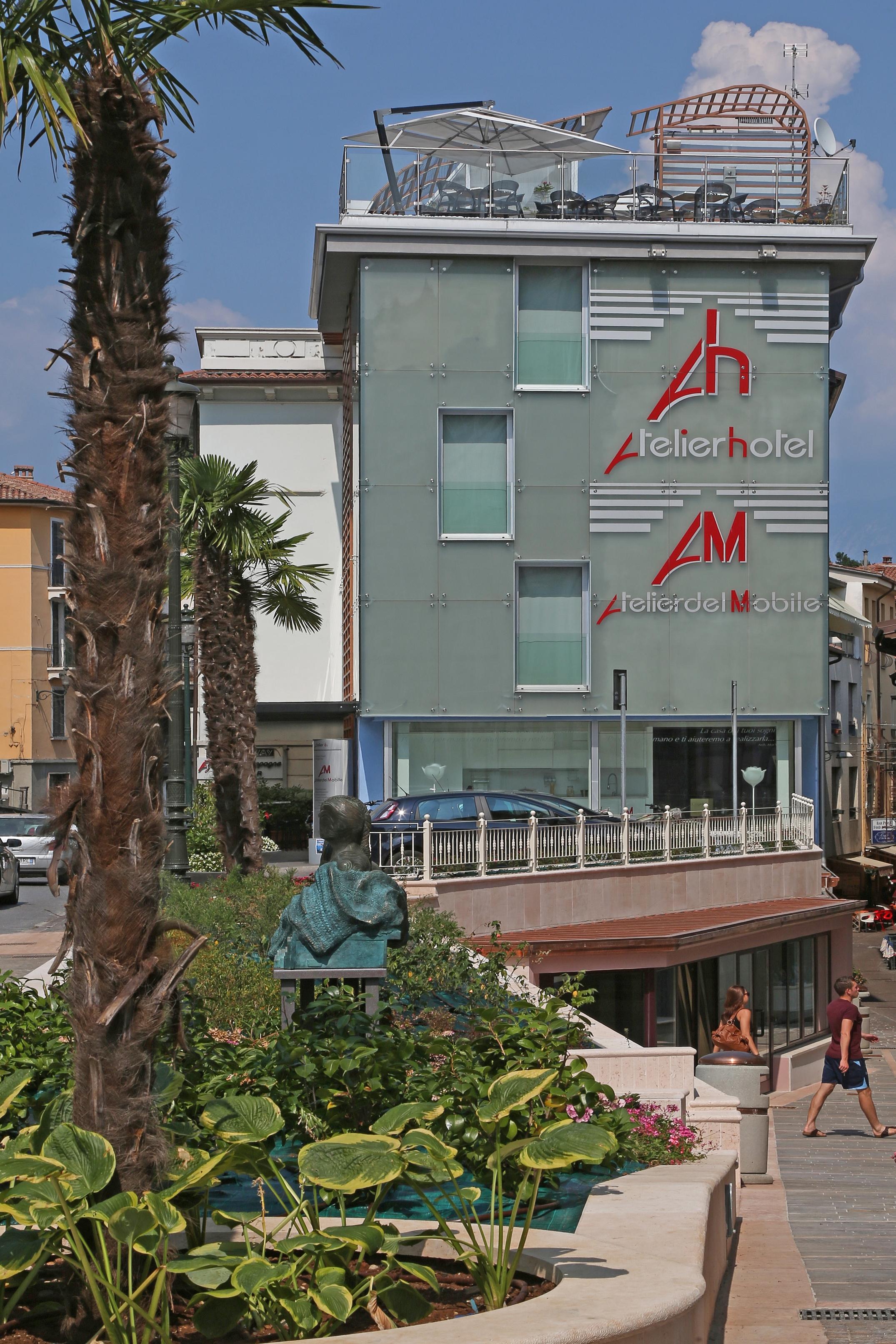 Happy Hotel Atelier Gardone Riviera Centro & Beach Bagian luar foto