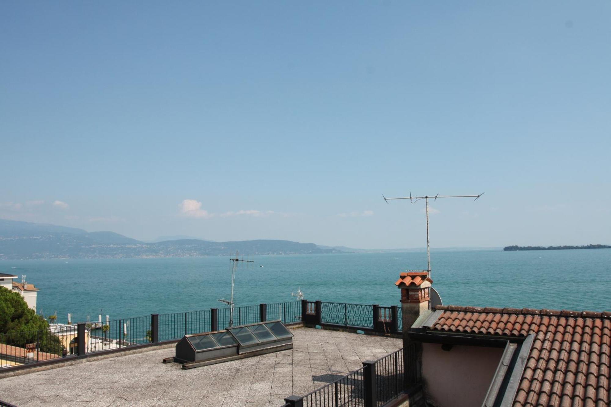 Happy Hotel Atelier Gardone Riviera Centro & Beach Bagian luar foto